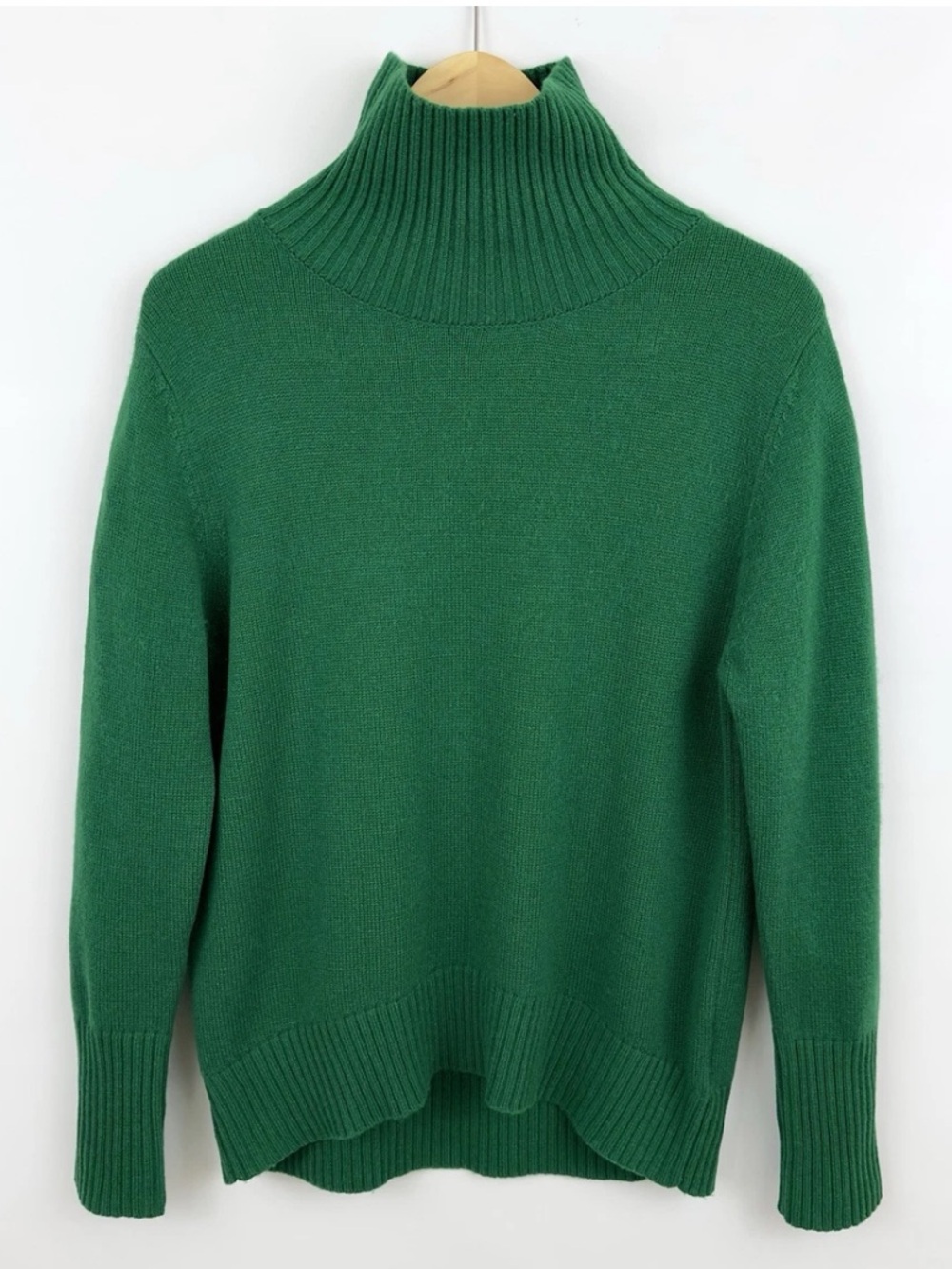 100% Cashmere Emerald Green Turtleneck Sweater Women’s M Hi Low Hem